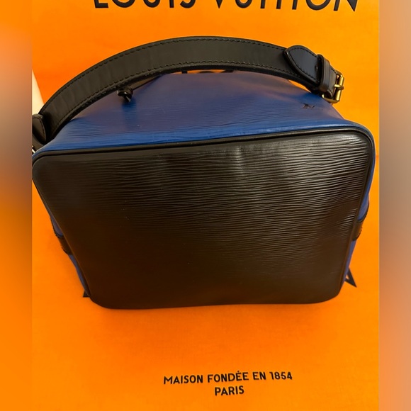 Louis Vuitton Epi Noe colorblock blue and black EUC - Picture 3 of 15